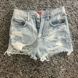 Size small signature 8 denim short